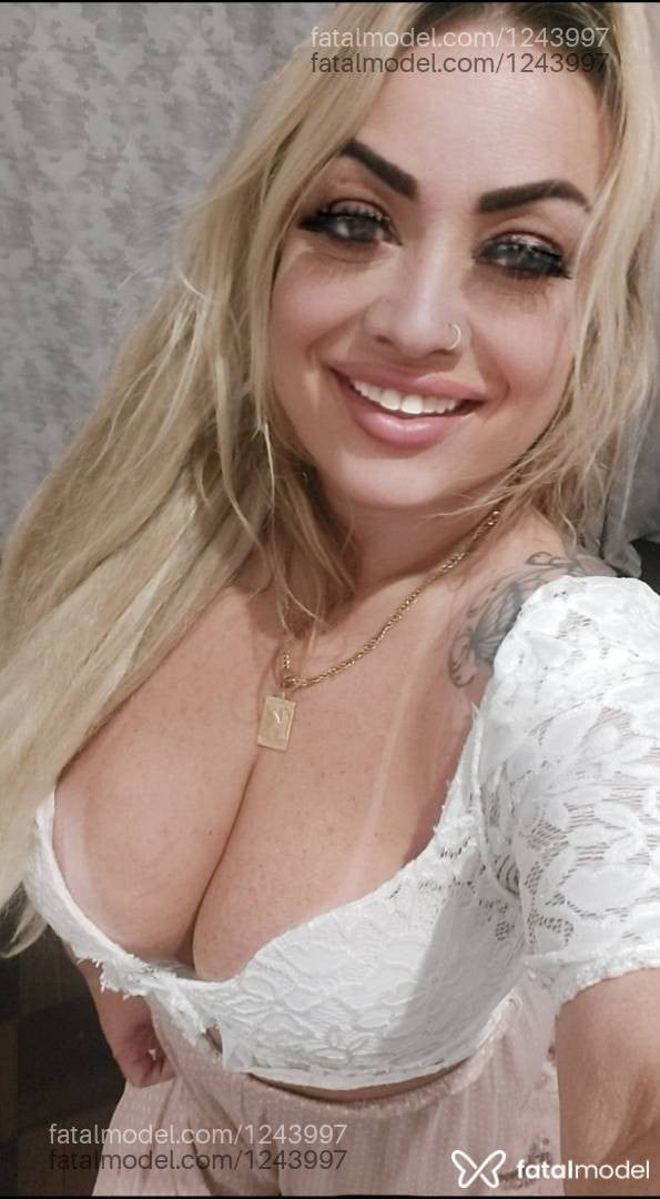Acompanhante mulher loira (o) de olhos mel em Pelotas - Hellen porto
