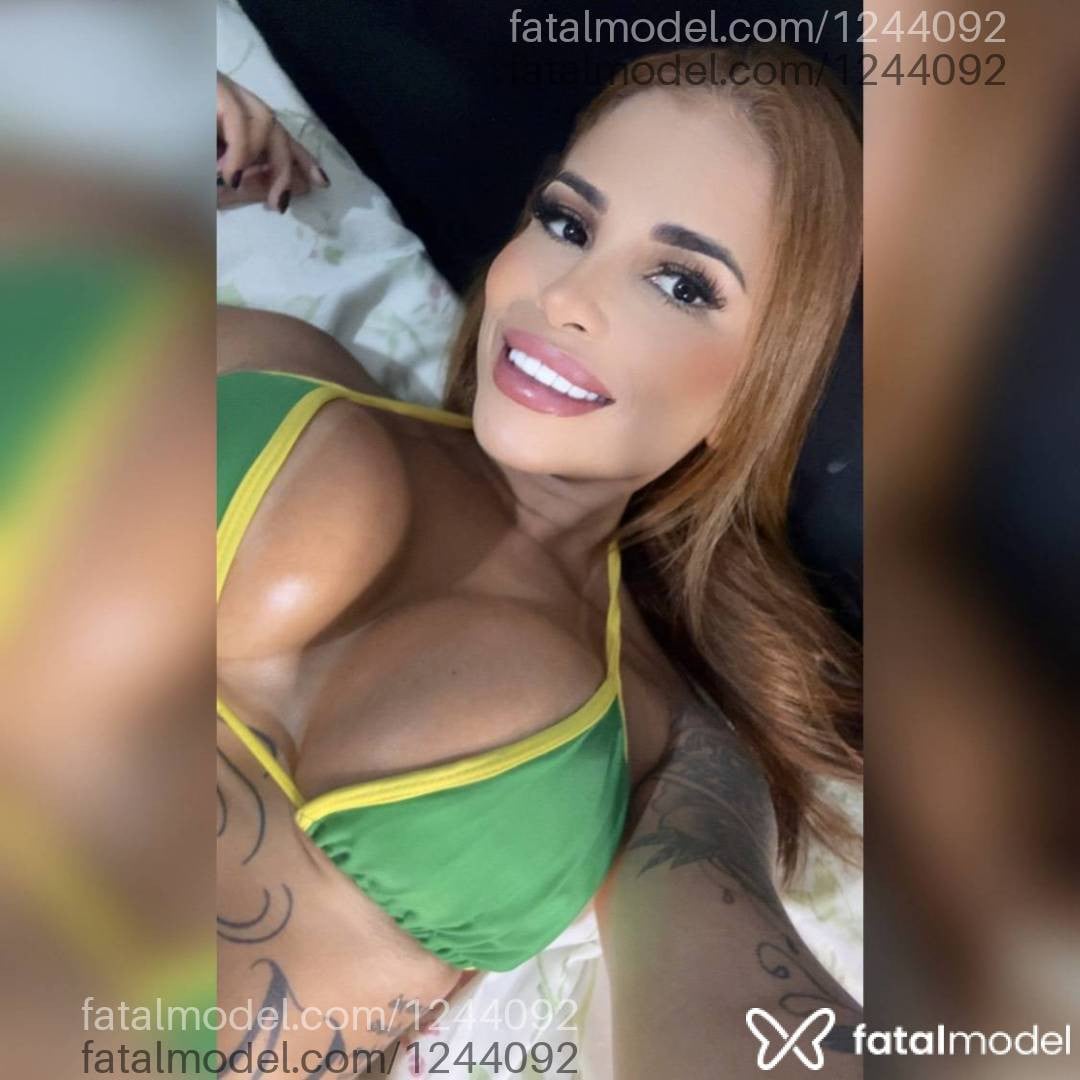 Acompanhante mulher ruiva (o) de olhos castanhos - Isabela