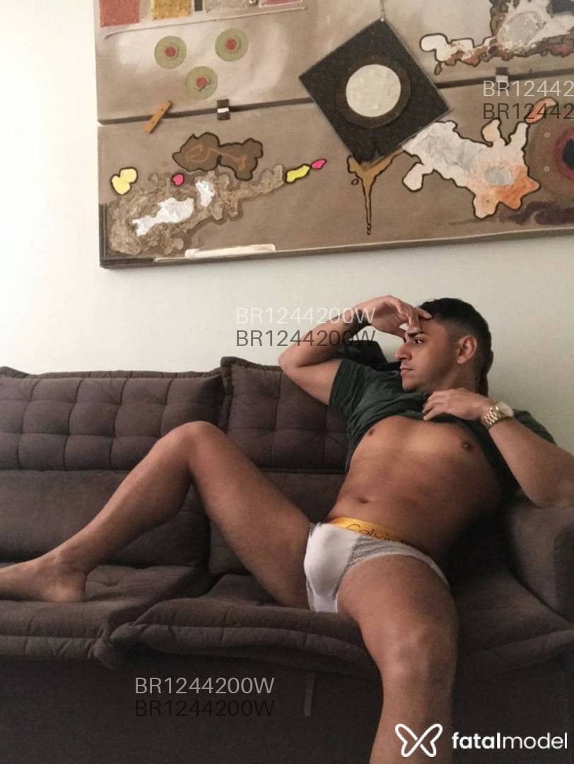 Acompanhante homem morena (o) de olhos castanhos em Maringá - Xander Bueno