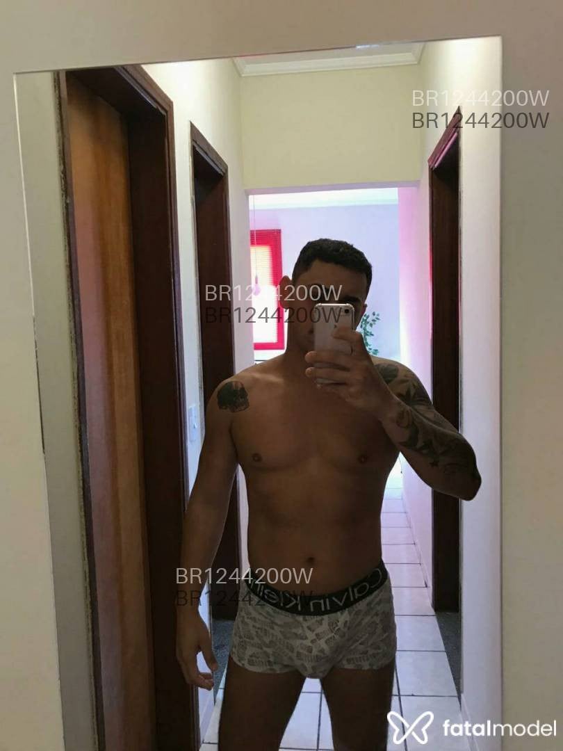 Acompanhante homem morena (o) de olhos castanhos em Maringá - Xander Bueno