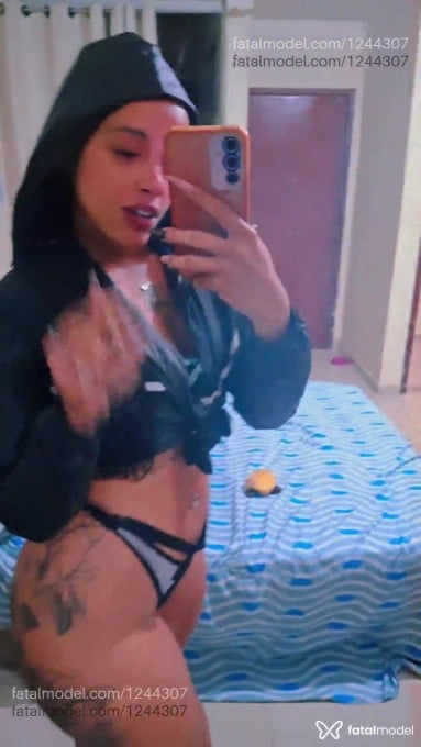 Acompanhante mulher morena (o) de olhos castanhos - Yasmin Dalla Costa Acompanhante mulher morena (o) de olhos castanhos - Yasmin Dalla Costa