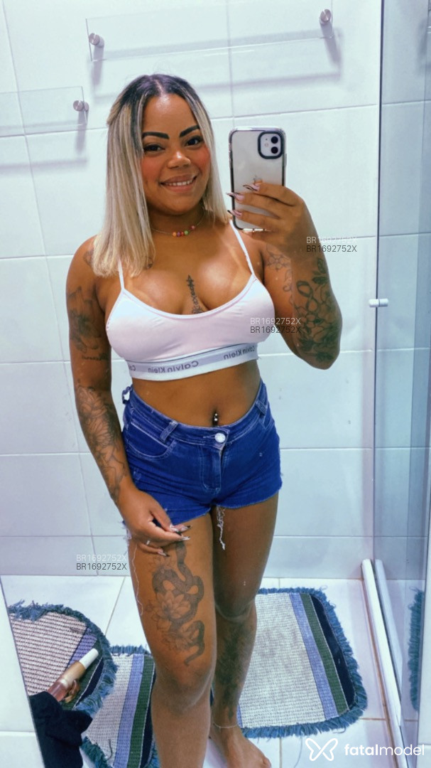 Acompanhante mulher loira (o) de olhos castanhos em Virtual - Raquel
