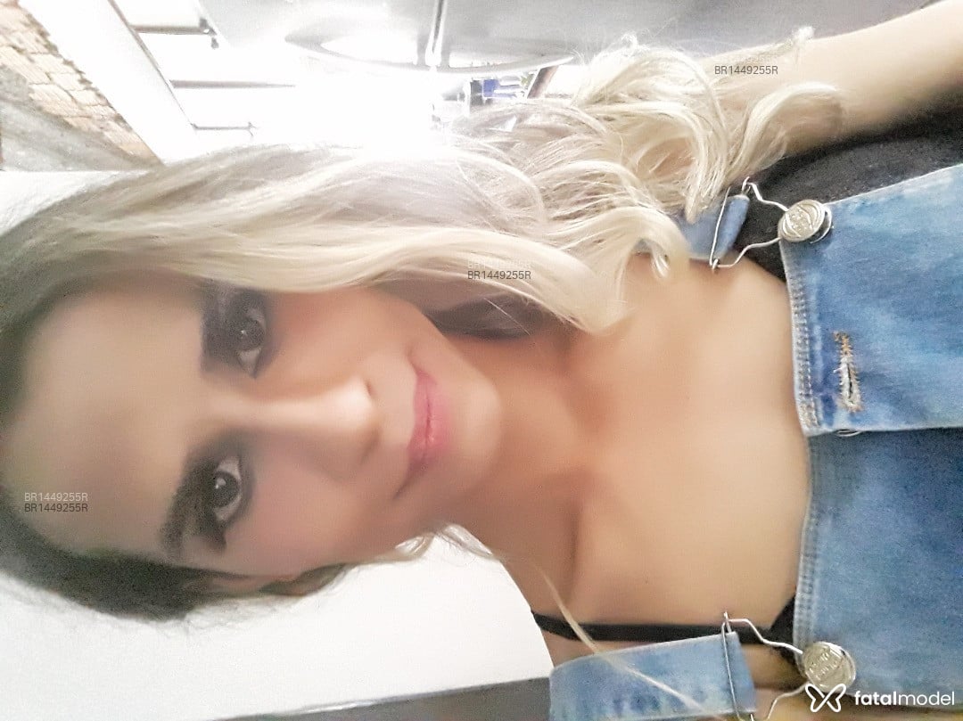 Acompanhante travesti morena (o) de olhos castanhos em Brasília - Carla Joziane