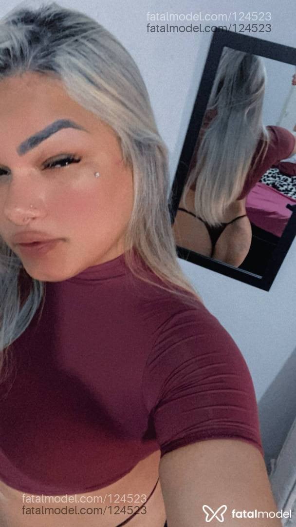 Acompanhante mulher trans loira (o) de olhos castanhos - Bittencourt