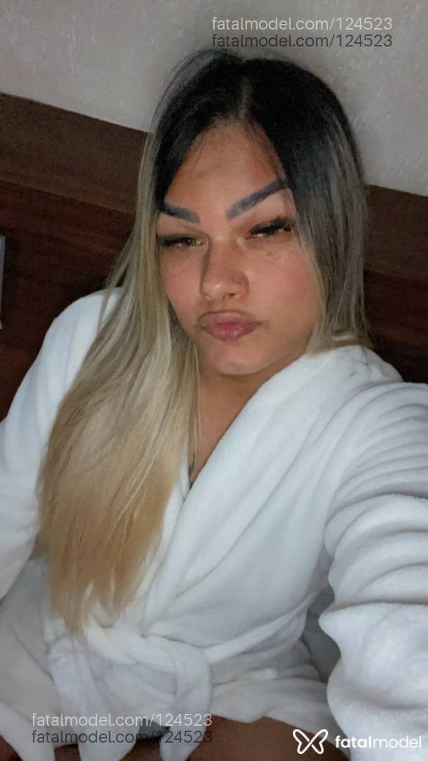 Acompanhante mulher trans loira (o) de olhos castanhos - Bittencourt