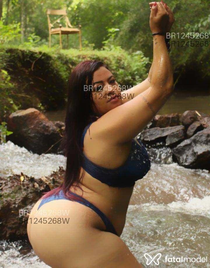Acompanhante mulher com cabelo colorido de olhos cinza em Londrina - Myllena Alencar