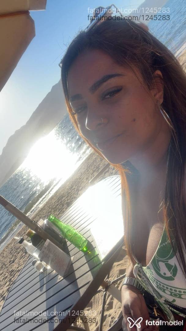 Acompanhante mulher com cabelo castanho de olhos pretos em Ilhabela - Gaby Freitas