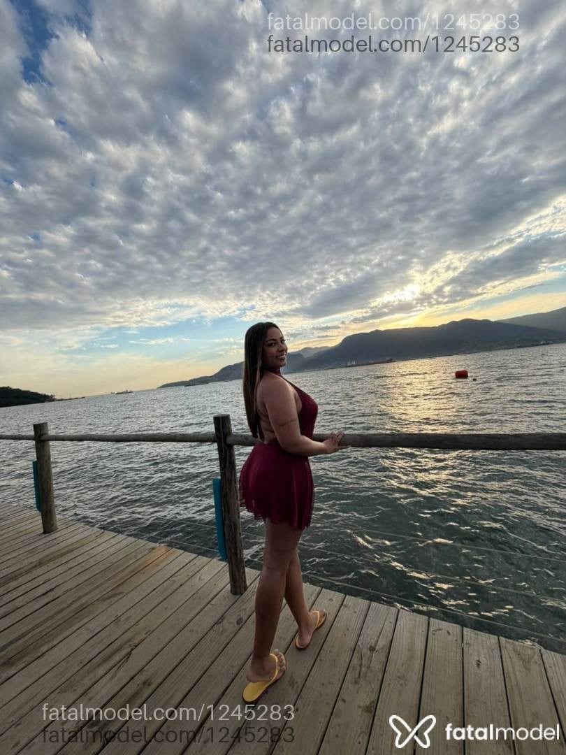Acompanhante mulher com cabelo castanho de olhos pretos em Ilhabela - Gaby Freitas
