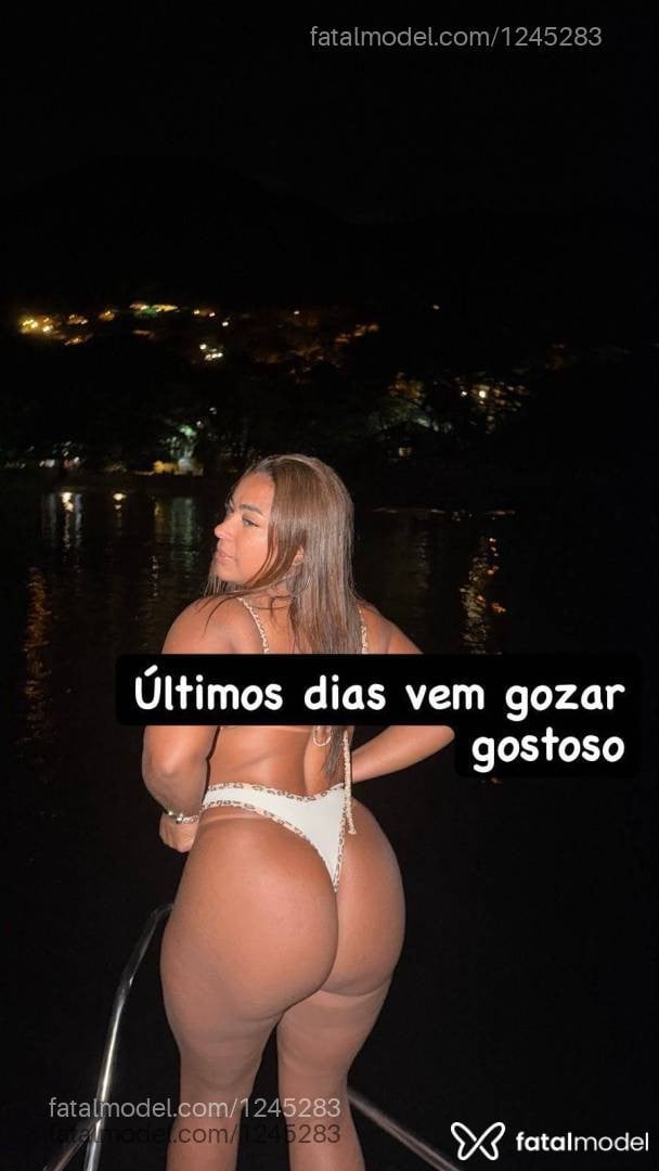 Acompanhante mulher com cabelo castanho de olhos pretos - Gaby Freitas