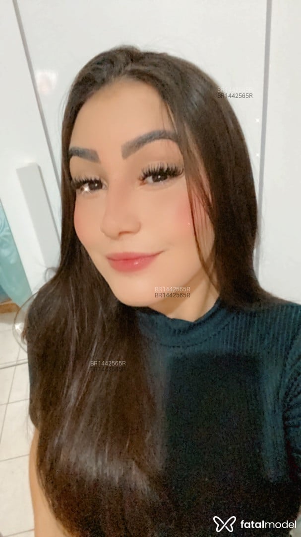 Acompanhante mulher com cabelo castanho de olhos castanhos em Brasília Acompanhante mulher com cabelo castanho de olhos castanhos em Brasília - Eduarda
