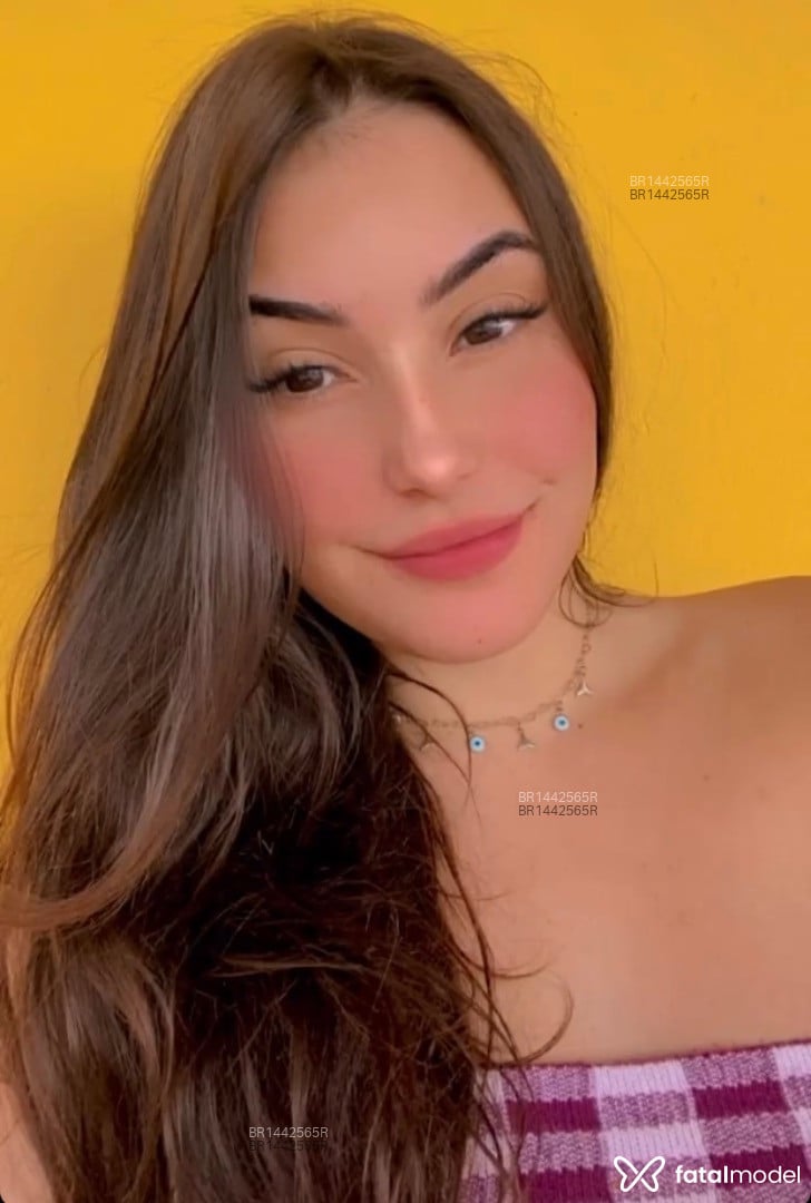 Acompanhante mulher com cabelo castanho de olhos castanhos em Brasília Acompanhante mulher com cabelo castanho de olhos castanhos em Brasília - Eduarda