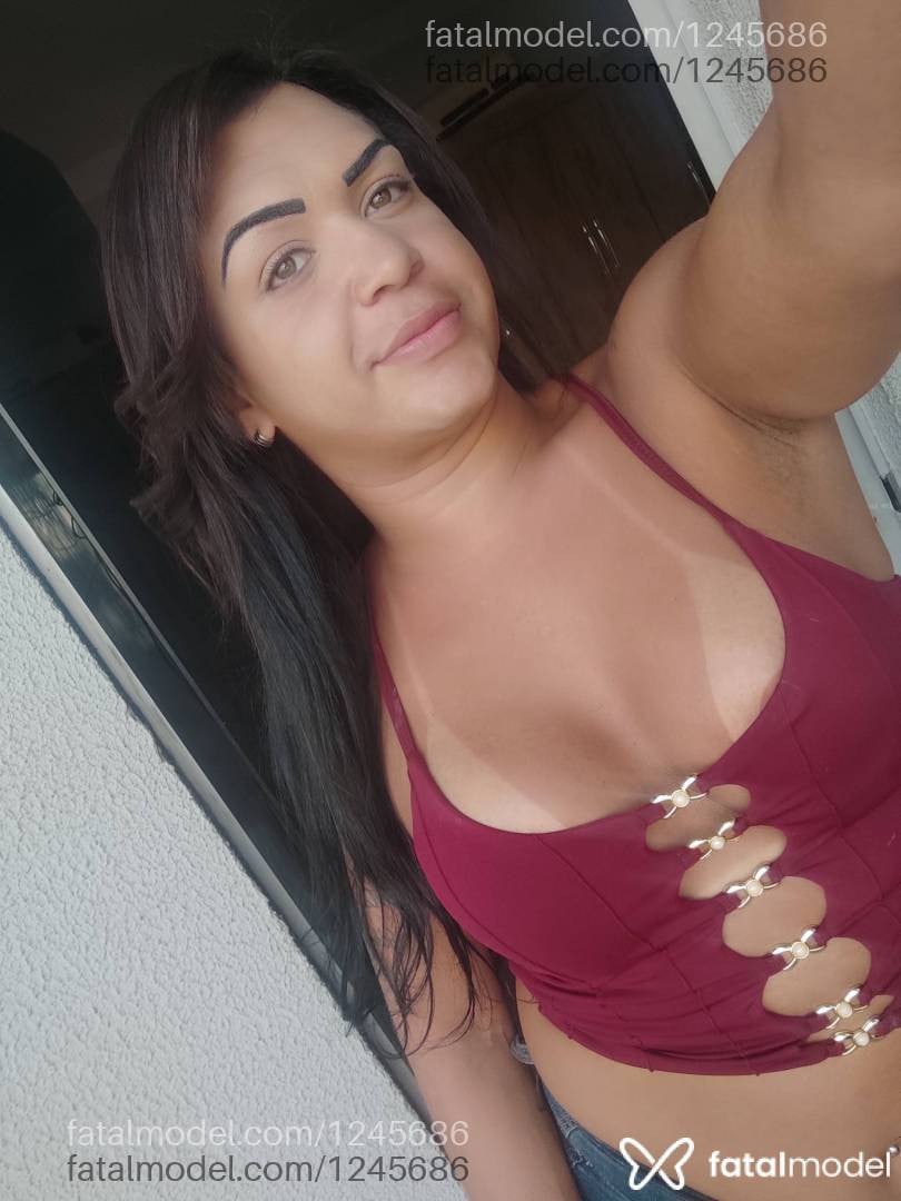 Acompanhante mulher trans morena (o) de olhos verdes - Patrícia Abravanel