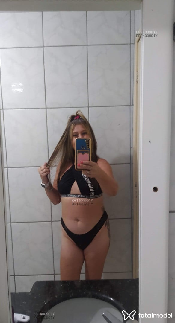 Acompanhante mulher loira (o) de olhos castanhos em São João Batista Acompanhante mulher loira (o) de olhos castanhos em São João Batista - Pérola