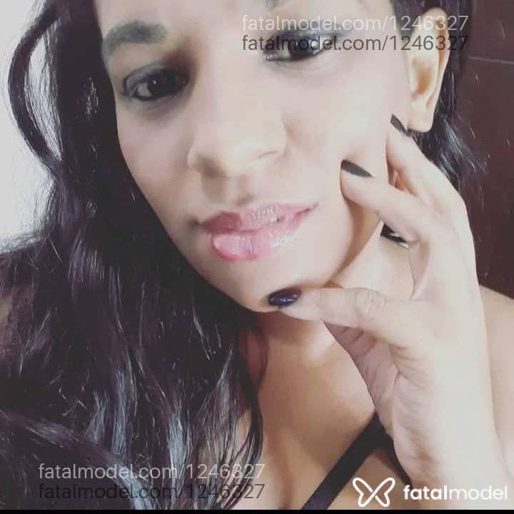 Acompanhante mulher com cabelo castanho de olhos pretos - Yasmin