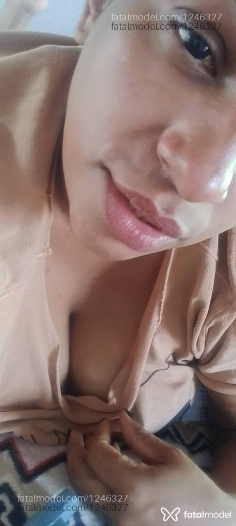 Acompanhante mulher com cabelo castanho de olhos pretos em Viamão - Yasmin