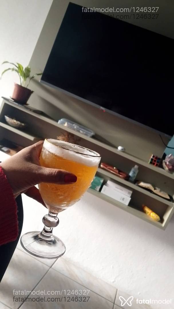 Acompanhante mulher com cabelo castanho de olhos pretos - Yasmin