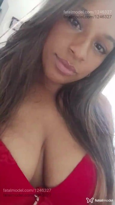 Acompanhante mulher com cabelo castanho de olhos pretos em Porto Alegre - Yasmin
