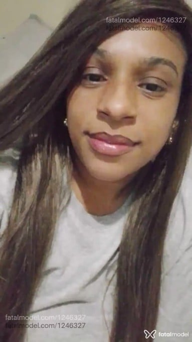 Acompanhante mulher com cabelo castanho de olhos pretos em Porto Alegre - Yasmin