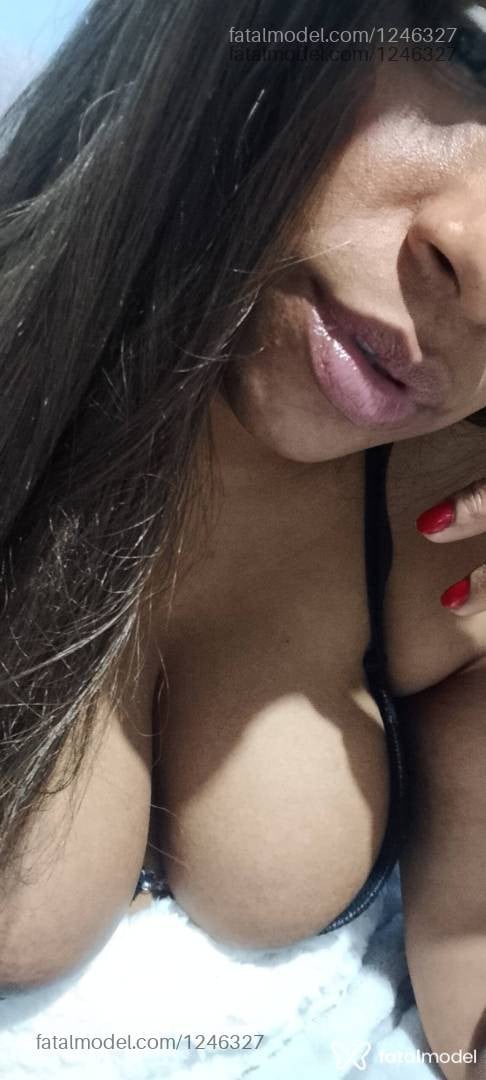 Acompanhante mulher com cabelo castanho de olhos pretos - Yasmin