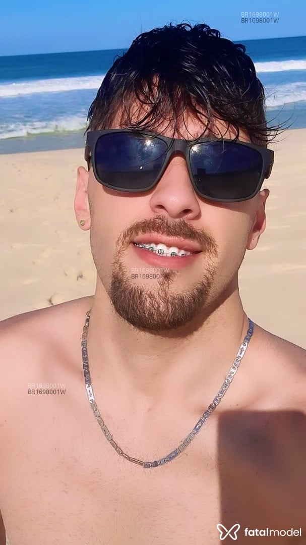 Acompanhante homem morena (o) de olhos castanhos em Pirapetinga Acompanhante homem morena (o) de olhos castanhos em Pirapetinga - Raphael Maldonato