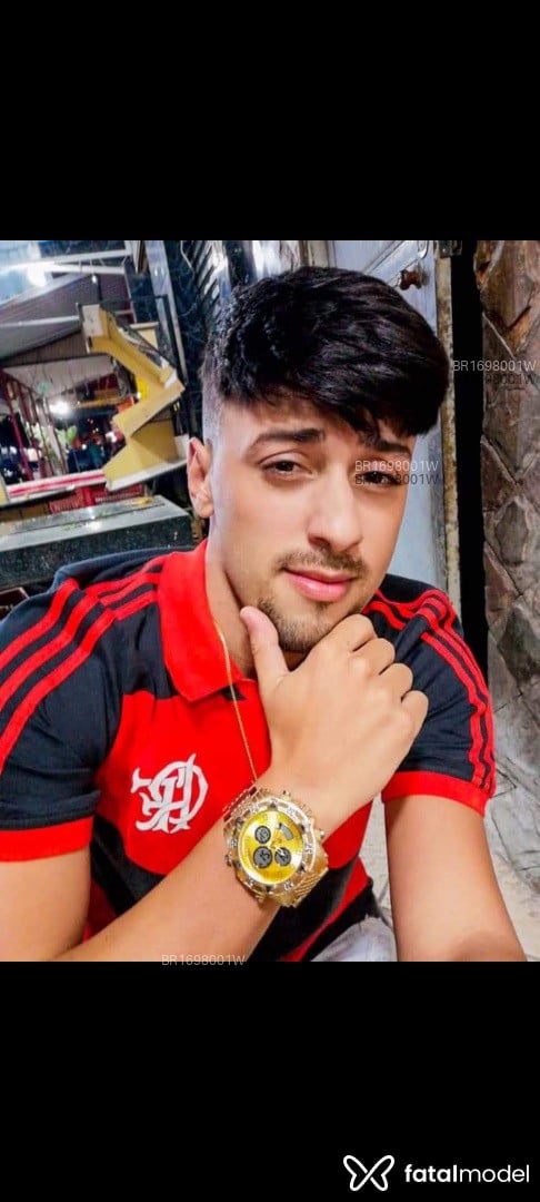 Acompanhante homem morena (o) de olhos castanhos em Pirapetinga Acompanhante homem morena (o) de olhos castanhos em Pirapetinga - Raphael Maldonato