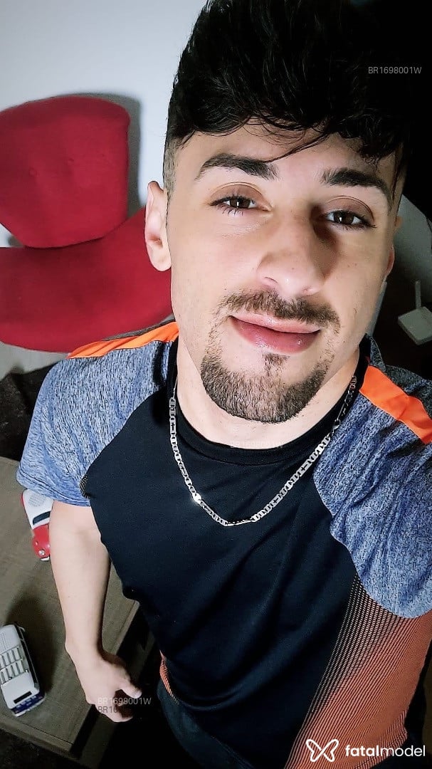 Acompanhante homem morena (o) de olhos castanhos em Pirapetinga Acompanhante homem morena (o) de olhos castanhos em Pirapetinga - Raphael Maldonato