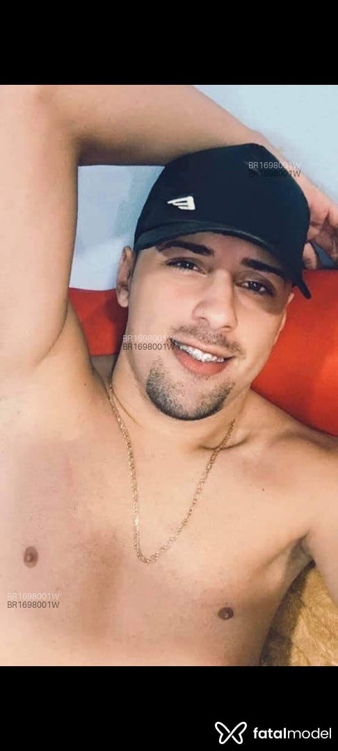 Acompanhante homem morena (o) de olhos castanhos em Pirapetinga - Raphael Maldonato