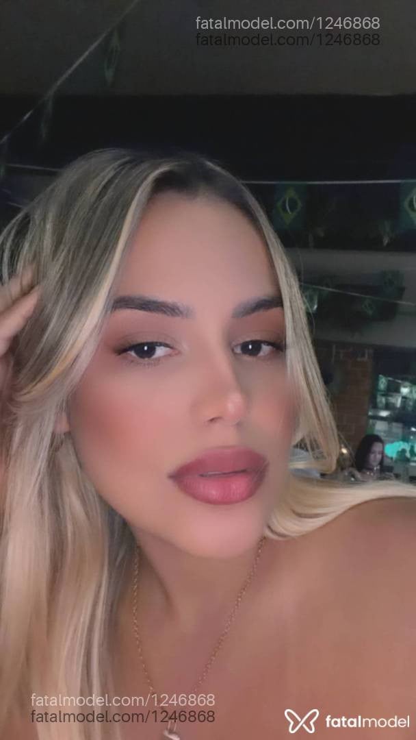 Acompanhante mulher loira (o) de olhos castanhos em Anápolis - Bruna Stefanny
