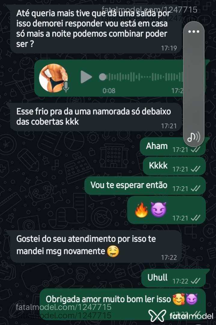 Acompanhante mulher com cabelo castanho de olhos mel em Camboriú Acompanhante mulher com cabelo castanho de olhos mel em Camboriú - Karol Maia