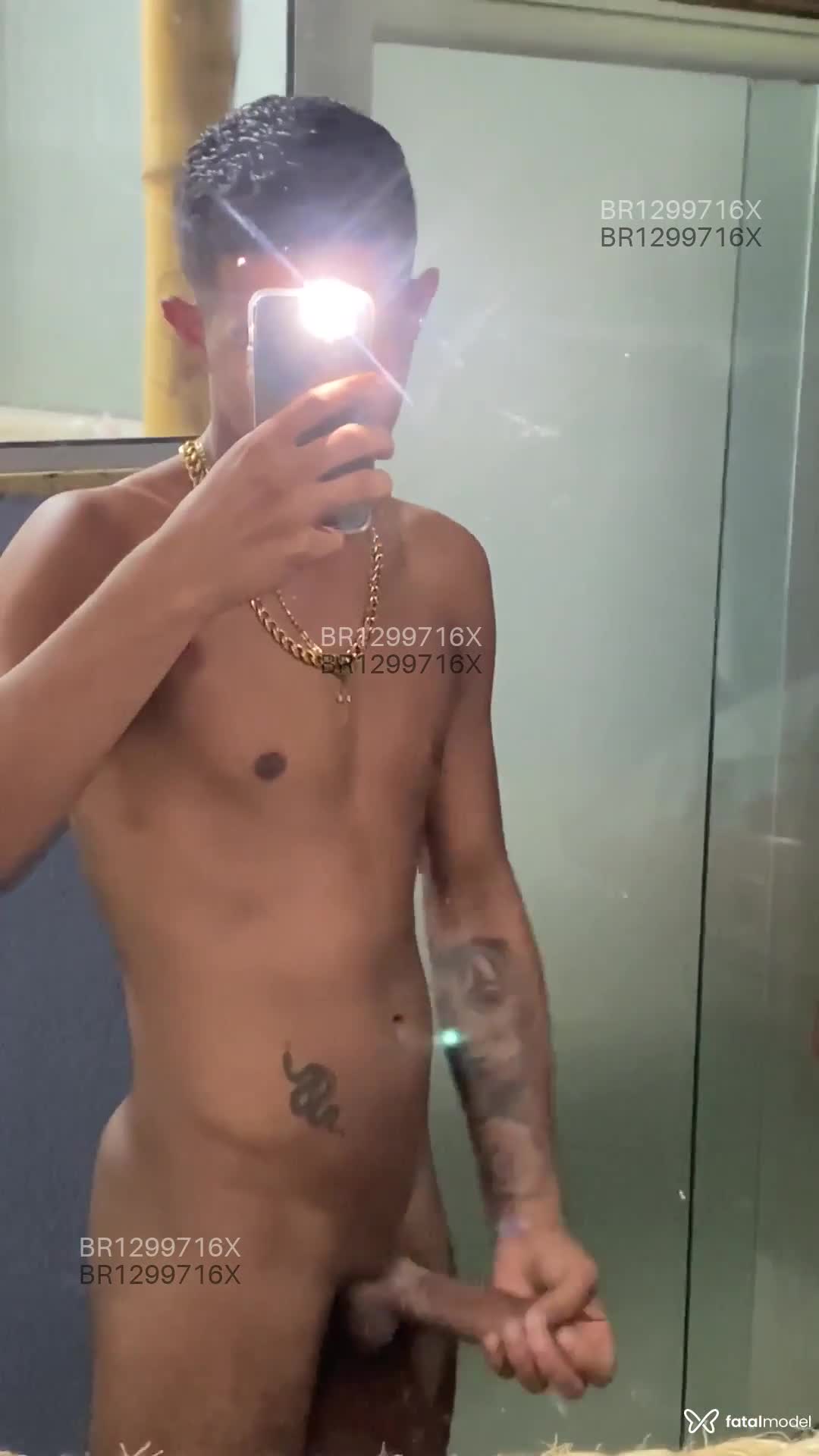 Acompanhante homem morena (o) de olhos castanhos em Vila Velha - Erick Maia