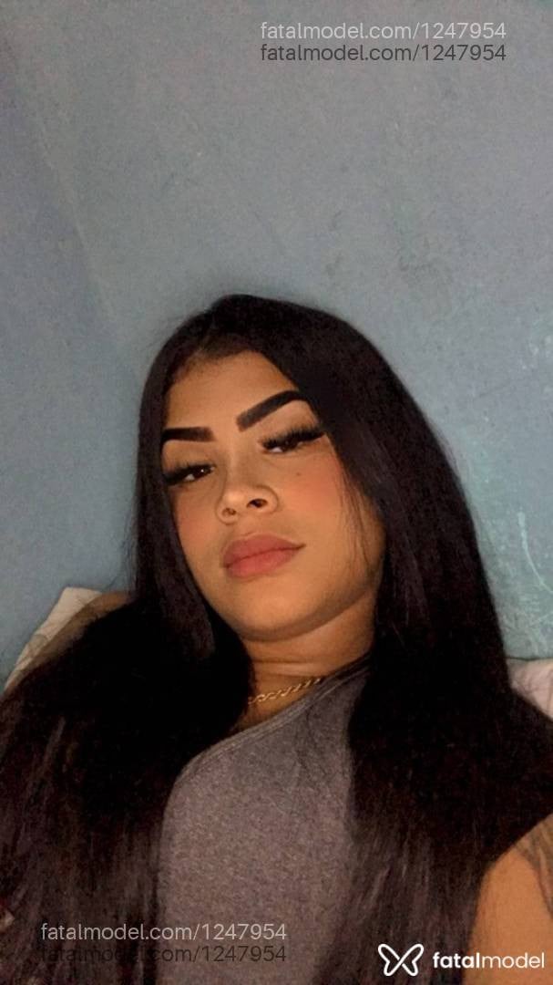 Acompanhante mulher morena (o) de olhos castanhos - Myaah
