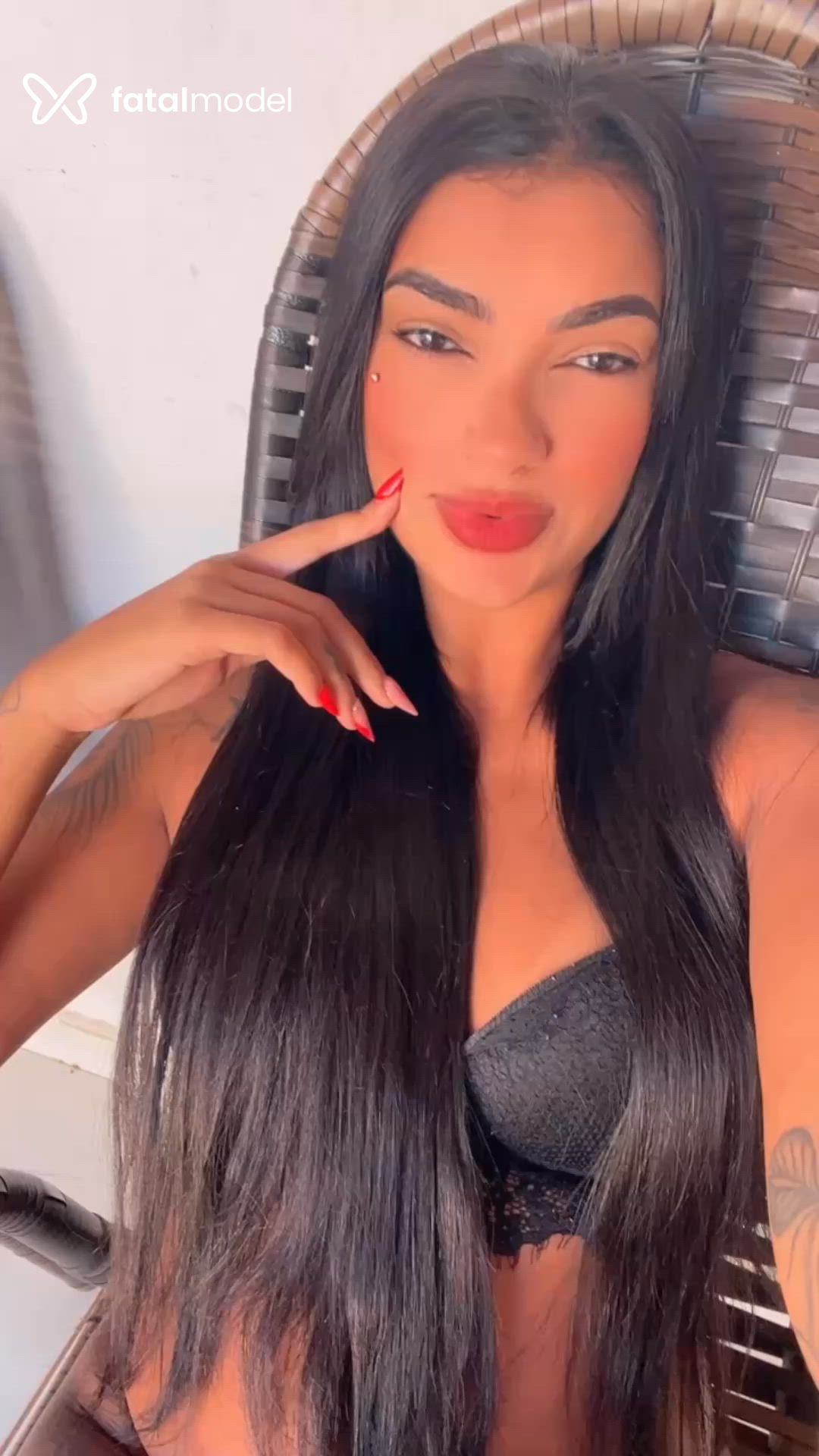 Acompanhante mulher morena (o) de olhos castanhos em Mineiros Acompanhante mulher morena (o) de olhos castanhos em Mineiros - Andressa Vaz