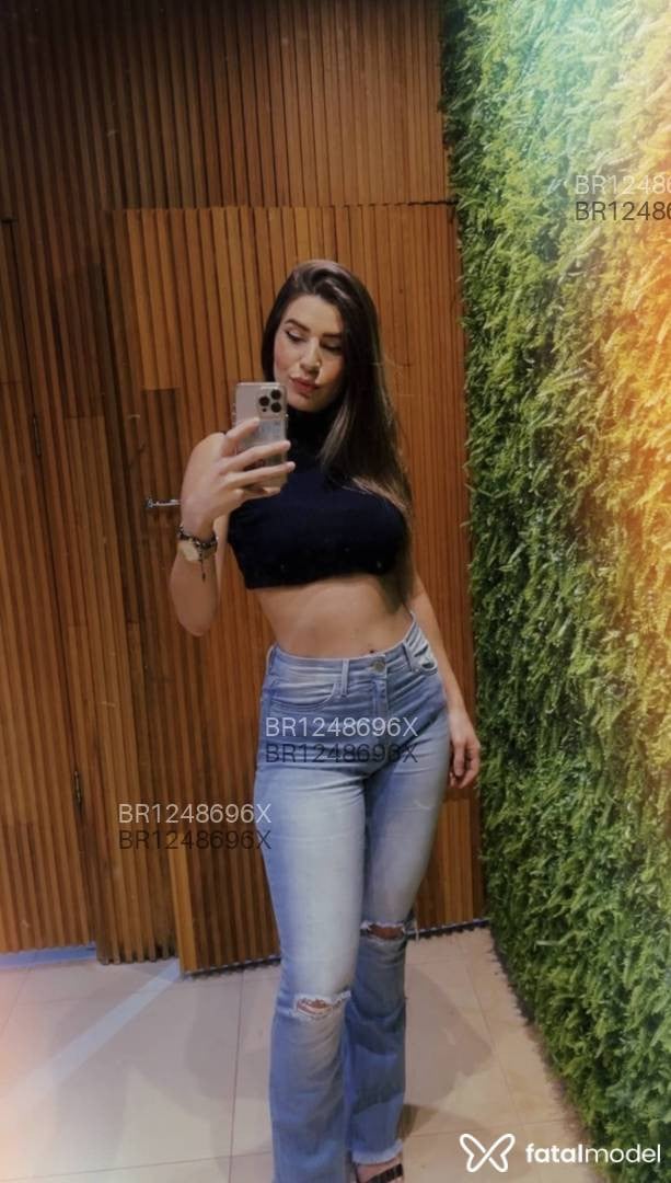 Acompanhante mulher morena (o) de olhos castanhos em Assis Acompanhante mulher morena (o) de olhos castanhos em Assis - Juju lovatelli