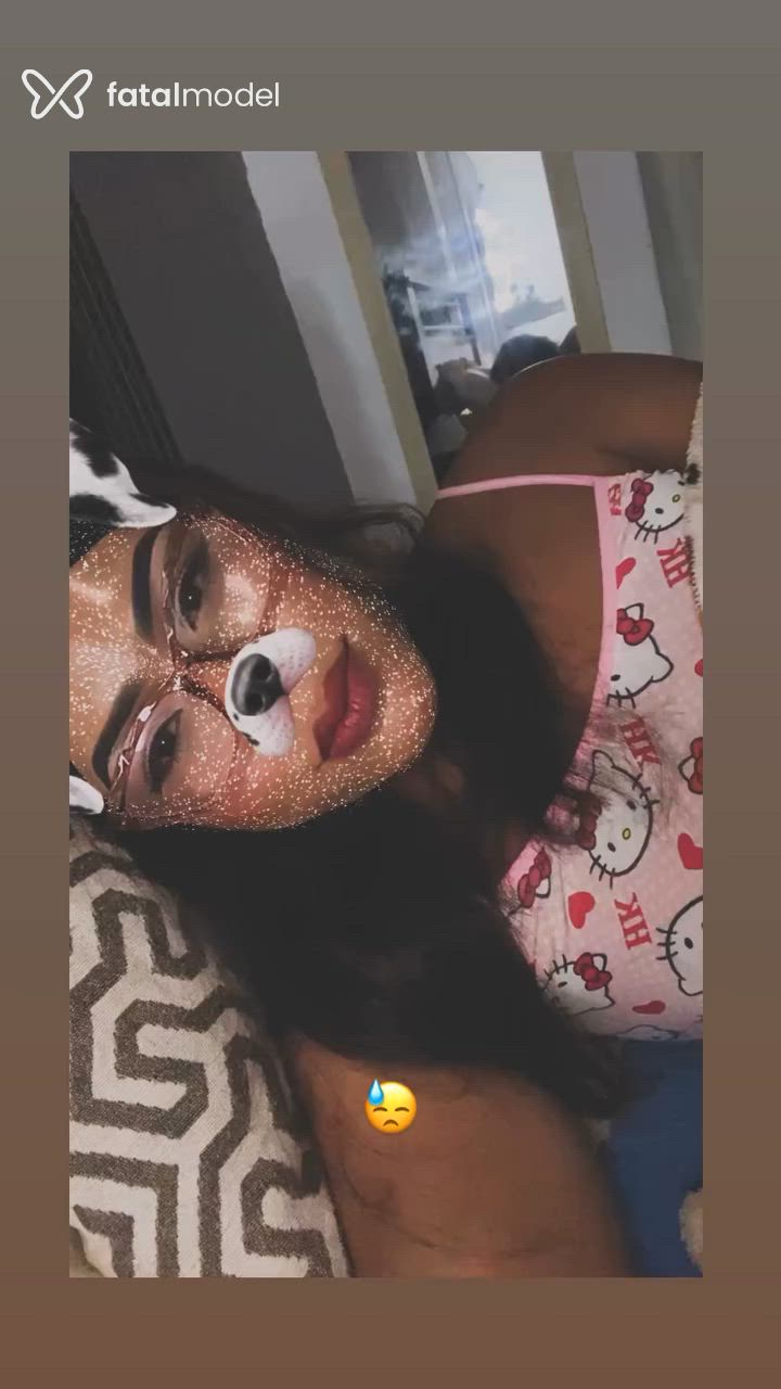 Acompanhante mulher trans morena (o) de olhos pretos - Nathalia Trindade