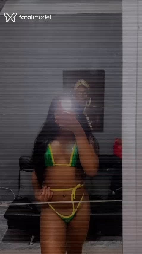 Acompanhante mulher trans morena (o) de olhos pretos - Nathalia Trindade