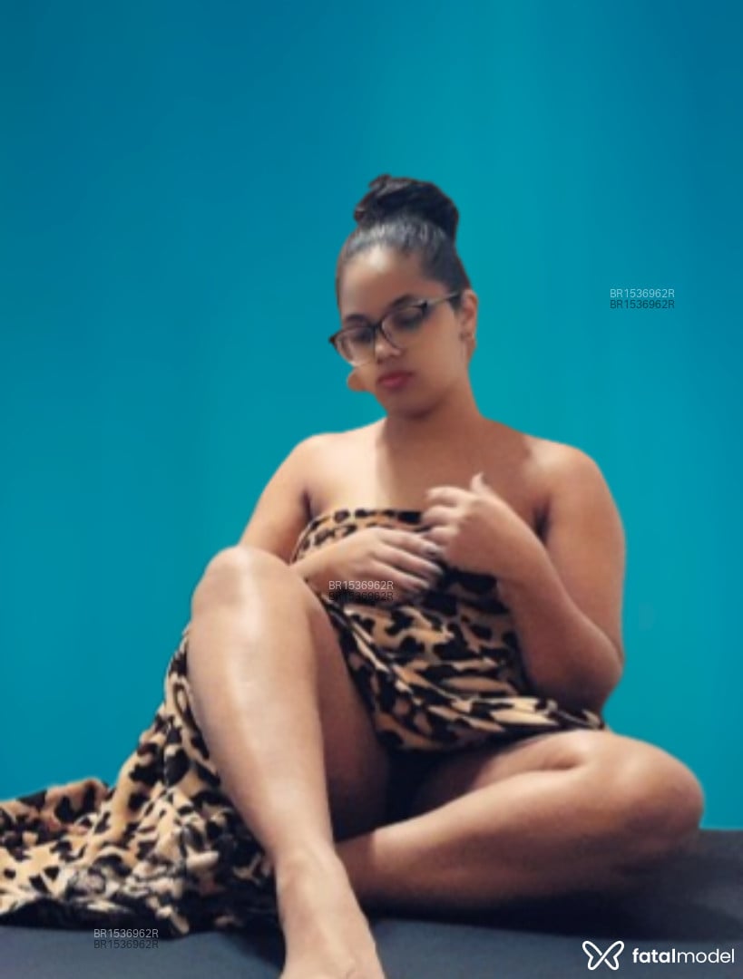 Acompanhante mulher morena (o) de olhos castanhos em São Paulo - Halima