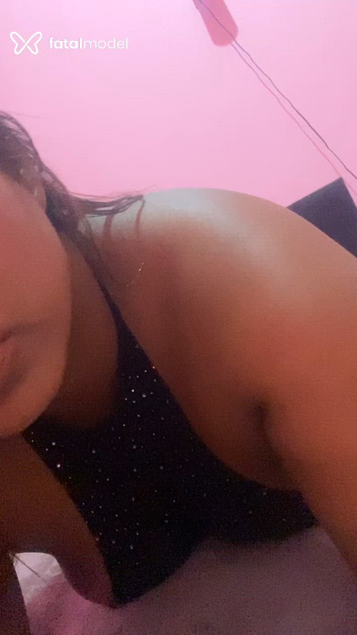 Acompanhante mulher morena (o) de olhos castanhos - Luíza