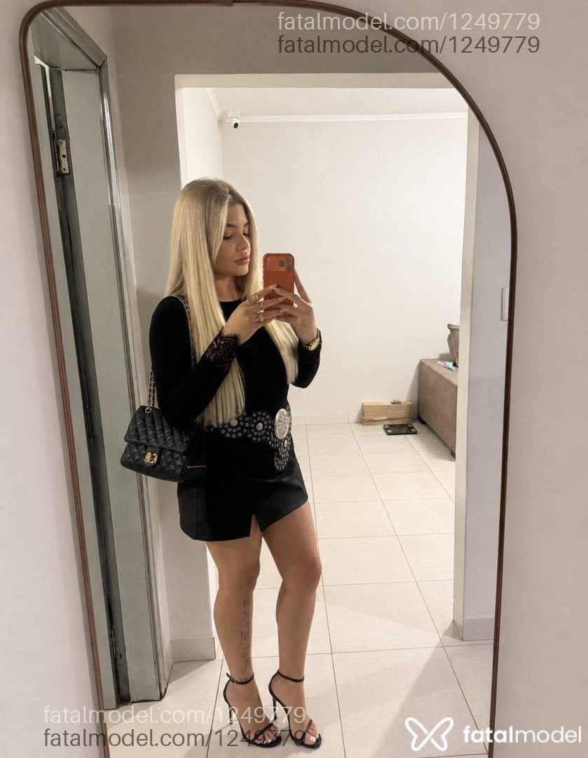 Acompanhante mulher loira (o) de olhos verdes - Ana Carolina