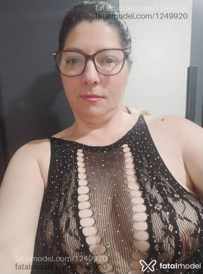 Acompanhante mulher com cabelo castanho de olhos pretos - Talissa
