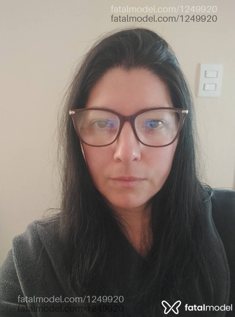 Acompanhante mulher com cabelo castanho de olhos pretos - Talissa