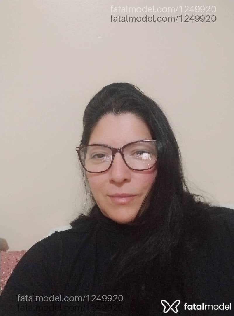 Acompanhante mulher com cabelo castanho de olhos pretos - Talissa