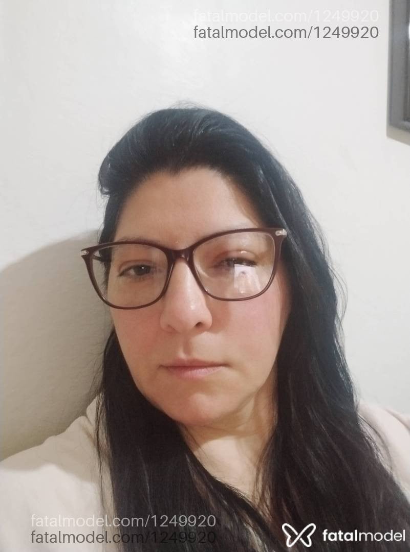 Acompanhante mulher com cabelo castanho de olhos pretos - Talissa