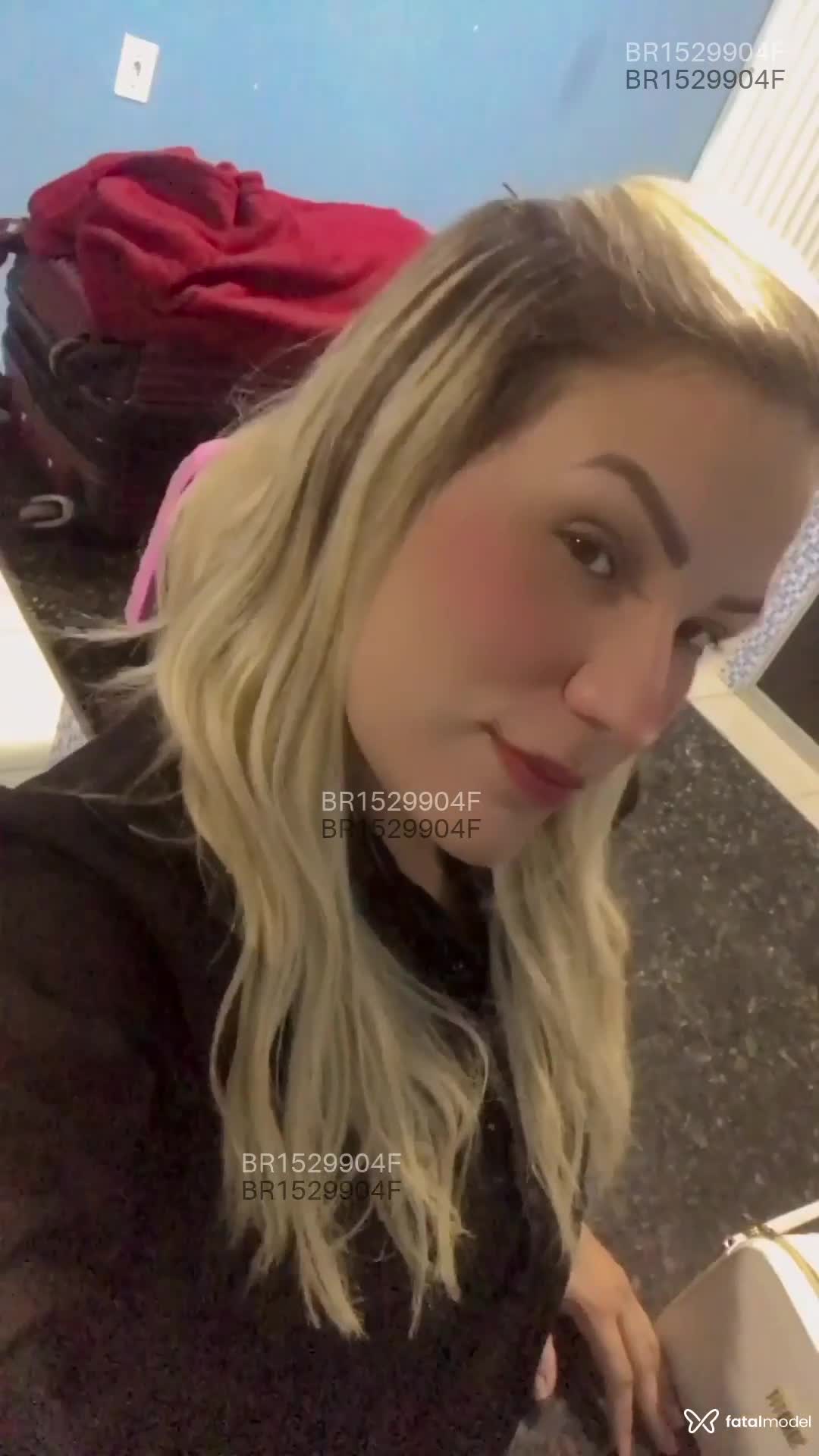 Acompanhante mulher loira (o) de olhos mel em Luís Eduardo Magalhães - Gabizinha