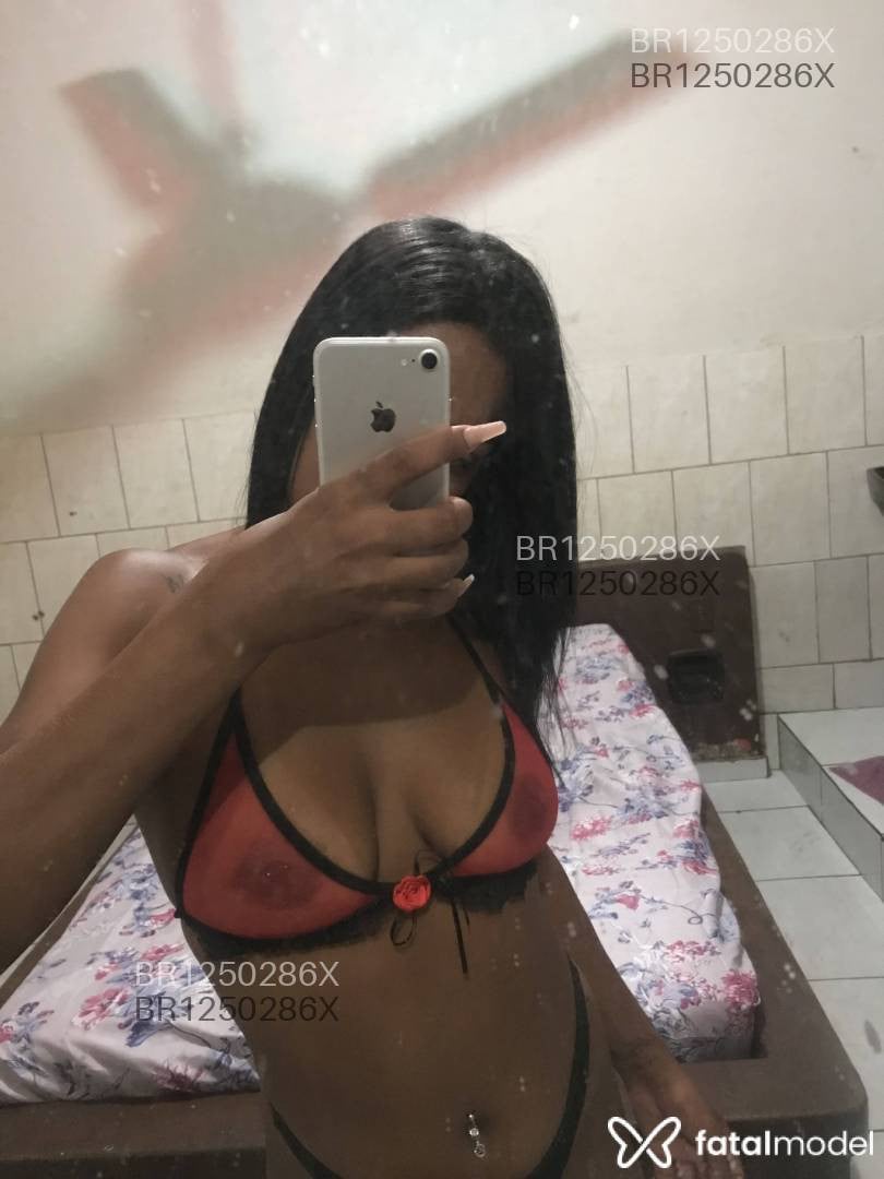 Acompanhante mulher com cabelo castanho de olhos castanhos em Caldas Novas - Júlia