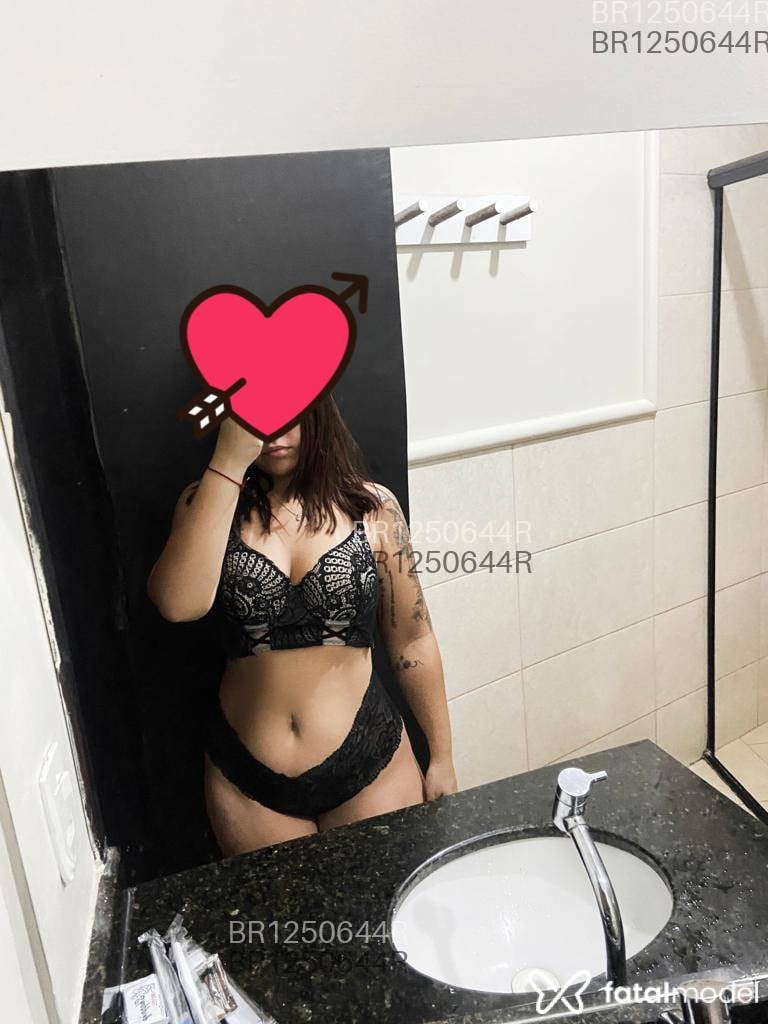 Acompanhante mulher morena (o) de olhos castanhos - Juliana