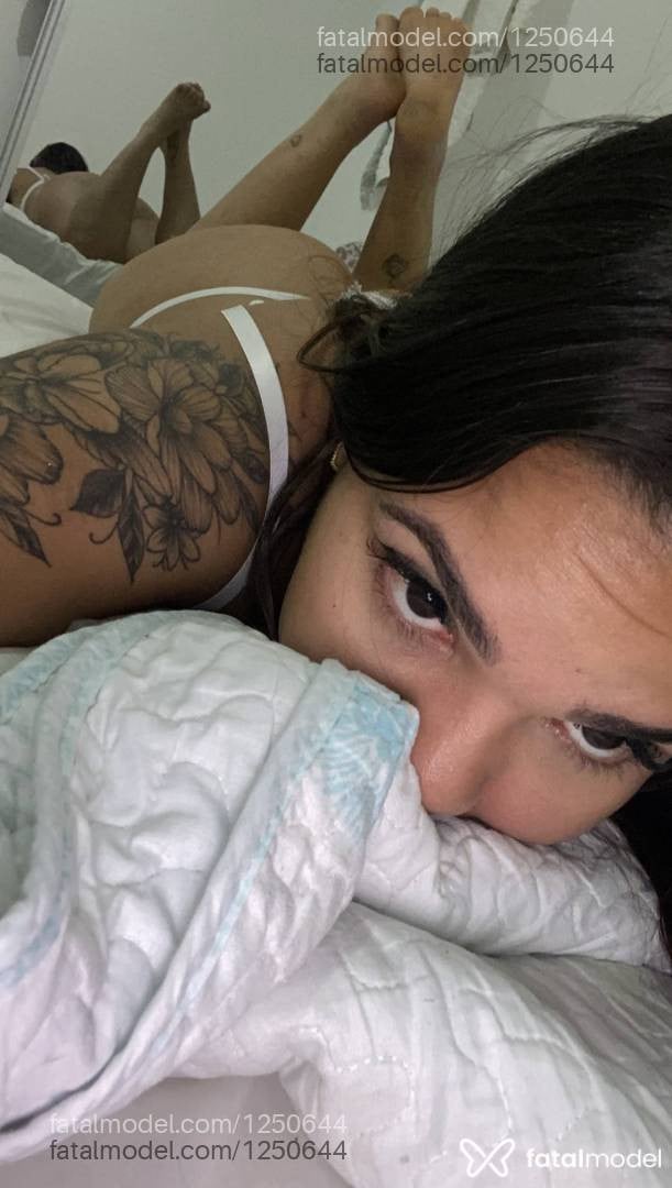 Acompanhante mulher morena (o) de olhos castanhos - Juliana