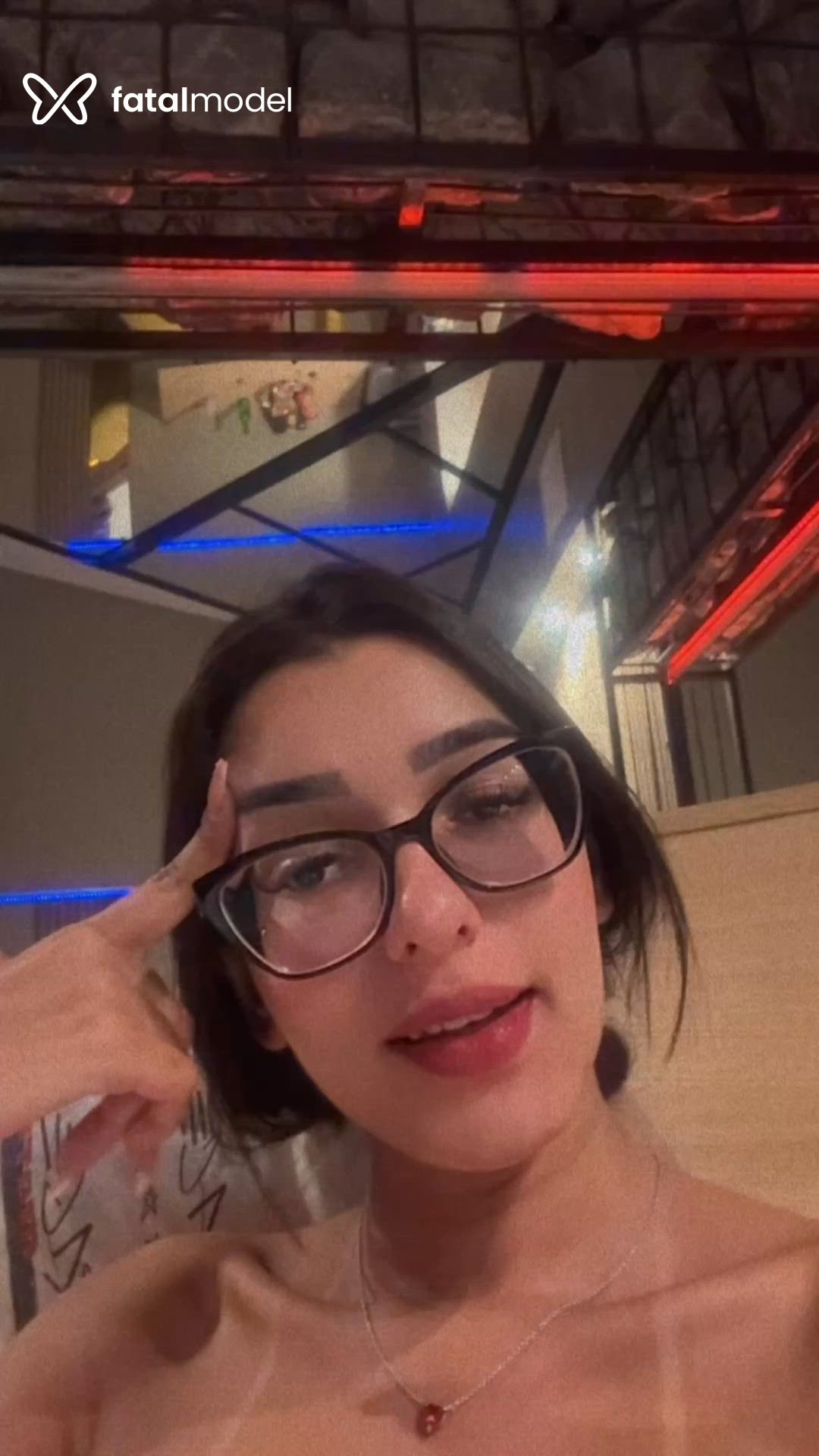 Acompanhante mulher morena (o) de olhos castanhos - Anne Gabriela