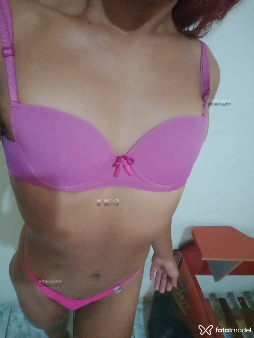 Acompanhante mulher trans ruiva (o) de olhos castanhos em Governador Valadares - Pretinha