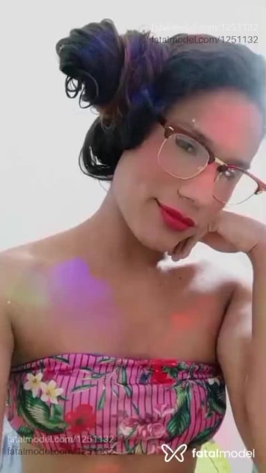 Acompanhante travesti ruiva (o) de olhos pretos em Itabira - Baianah Arretadah