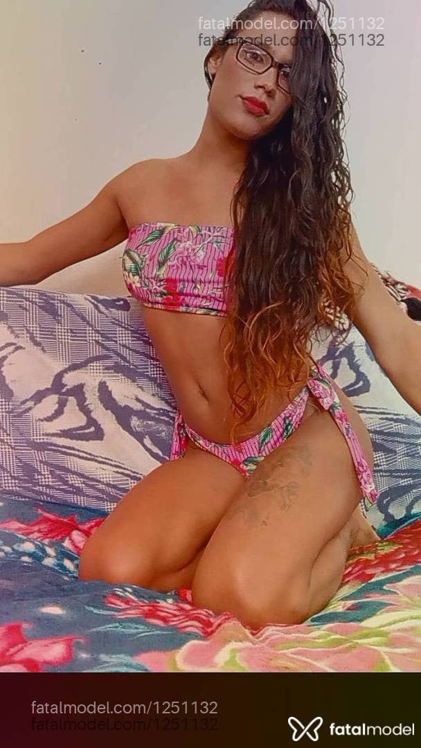 Acompanhante travesti ruiva (o) de olhos pretos - Baianah Arretadah